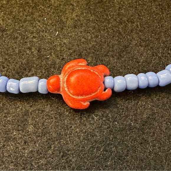 Purple & red beaded turtle bracelet with screw clasp - Picture 2 of 10